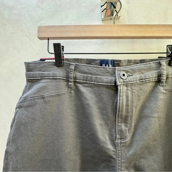 GAP || Women’s Stretch Skinny NWOT Grey Casual Work Pants Size 14 - Picture 3 of 6
